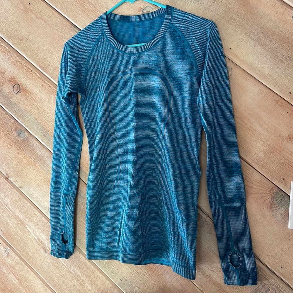 Lululemon size 6 swiftly tech long sleeve athletic shirt